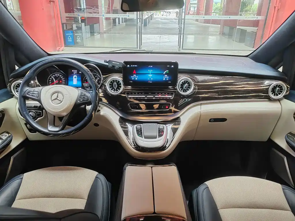 Mercedes-Benz V-Class — миниатюра 21
