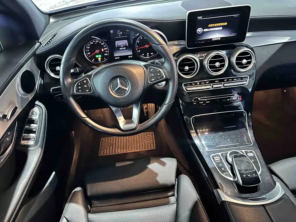 Mercedes-Benz GLC 2017 GLC 200 4MATIC