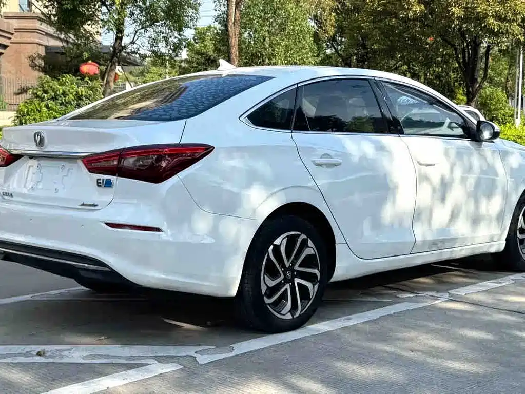 Changan Eado New Energy — миниатюра 9