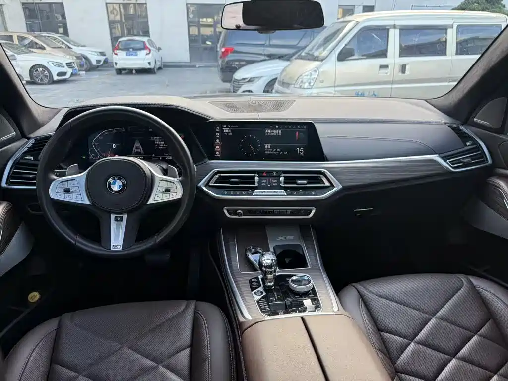 BMW X5 2022 xDrive 40Li Premium M Sport