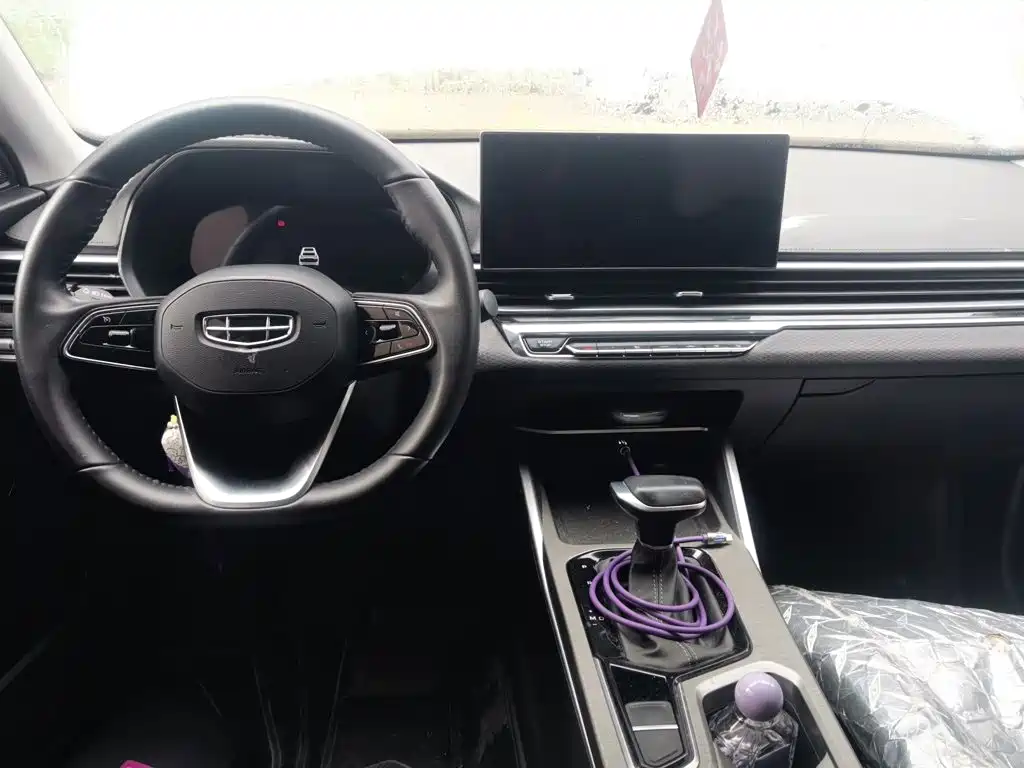 Geely Emgrand — миниатюра 13
