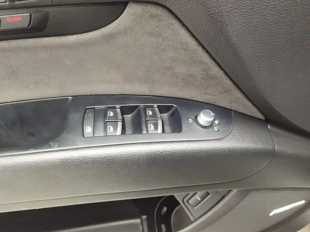 Audi Q7 — миниатюра 9