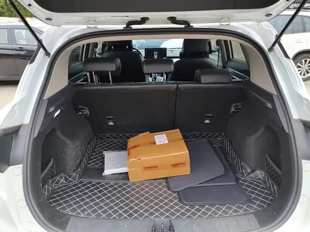 Geely Binyue — миниатюра 19