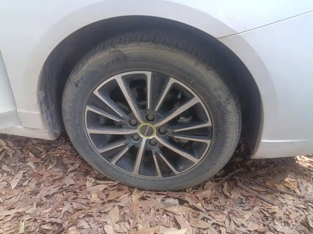 Roewe i5 — миниатюра 24
