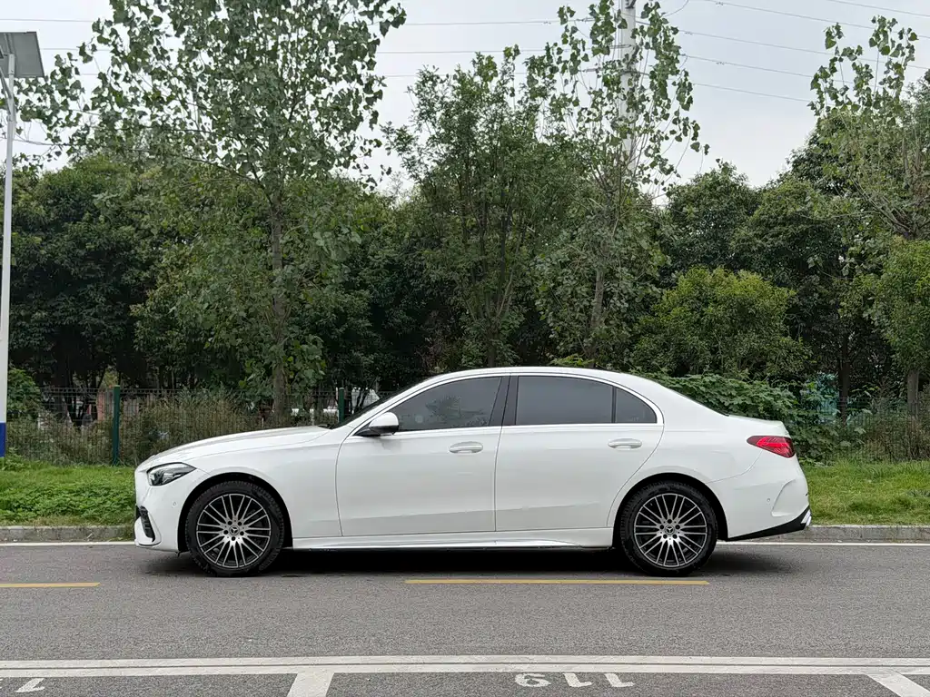 Mercedes-Benz C-Class — миниатюра 3