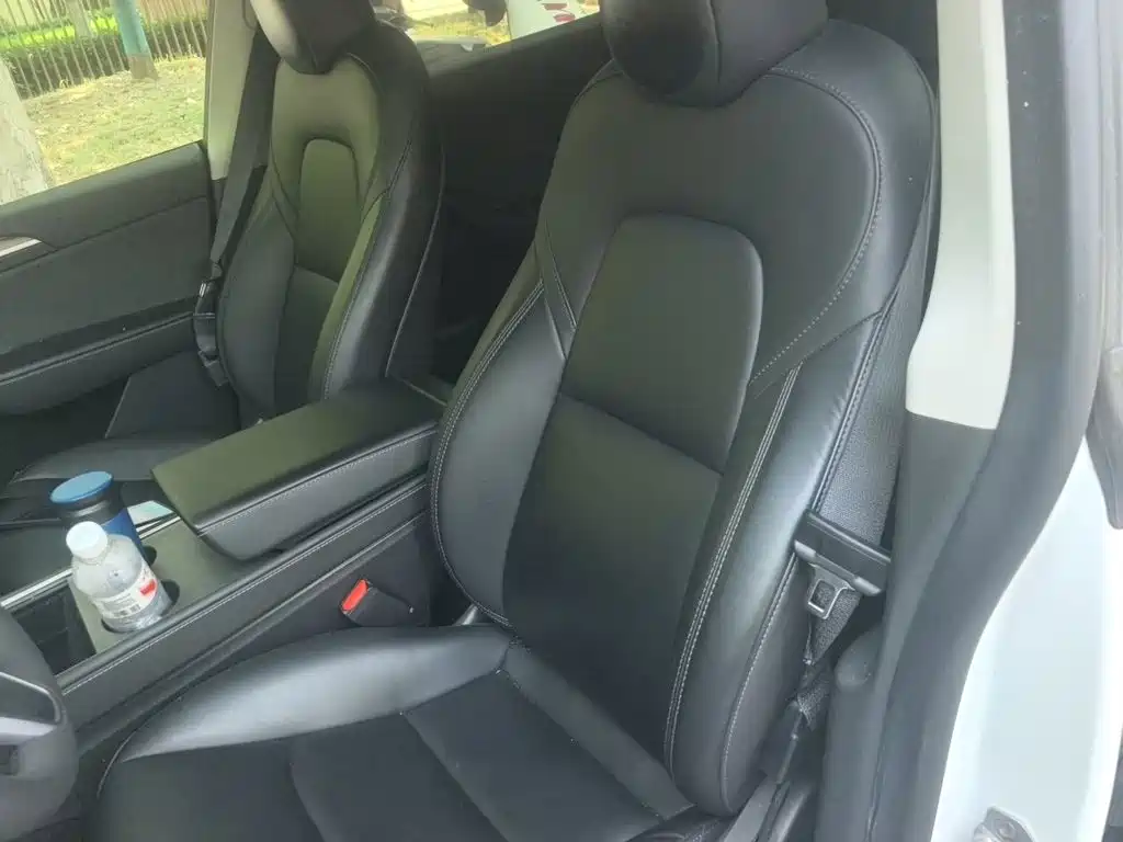 Tesla Model Y — миниатюра 8