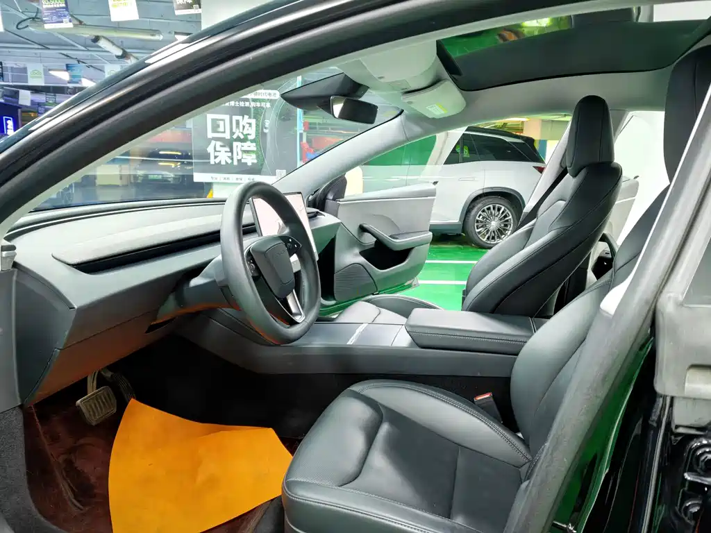 Tesla Model 3 — миниатюра 11