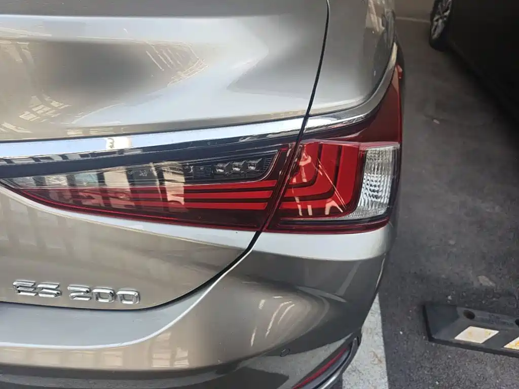 Lexus ES — миниатюра 8