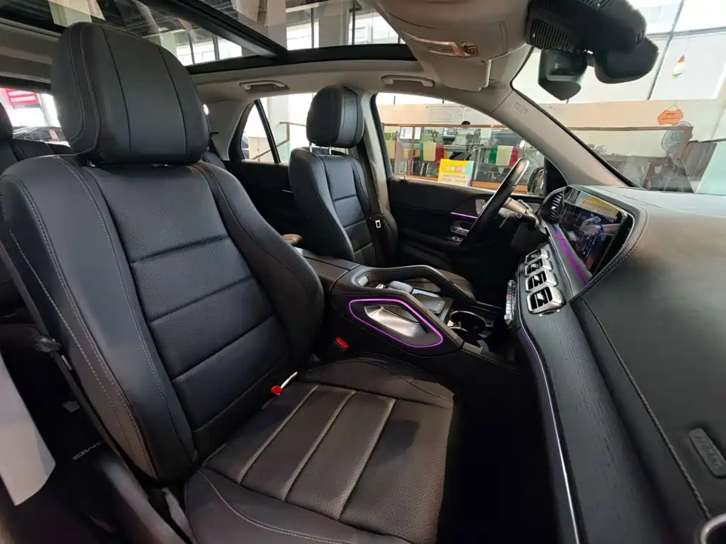 Mercedes-Benz GLE (Import) — миниатюра 15