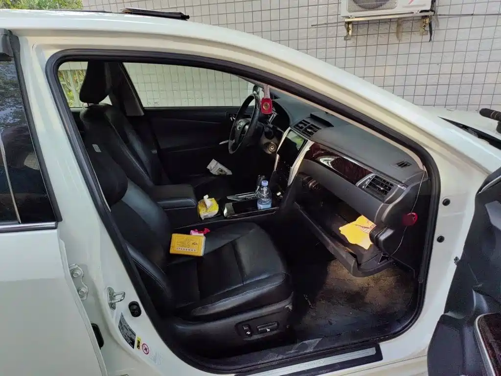 Toyota Camry — миниатюра 19