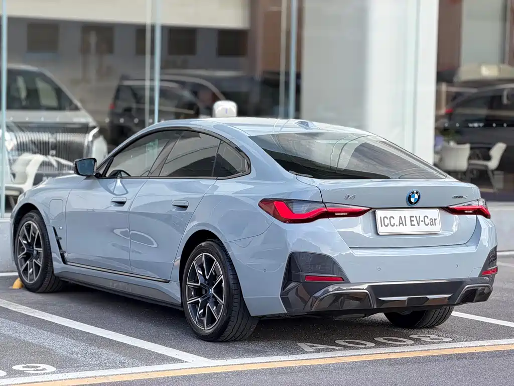 BMW i4 — миниатюра 11