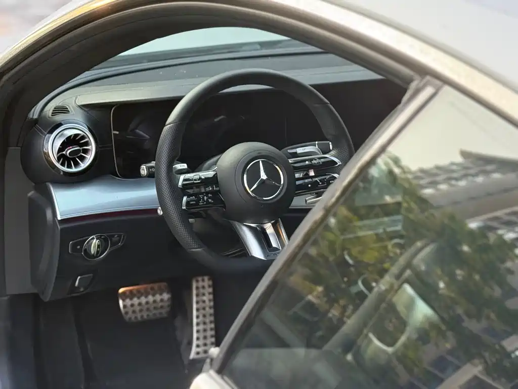 Mercedes-Benz E-Class (Import) — миниатюра 14