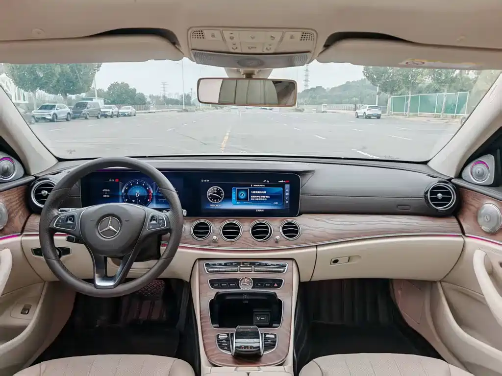 MERCEDES-BENZ E CLASS