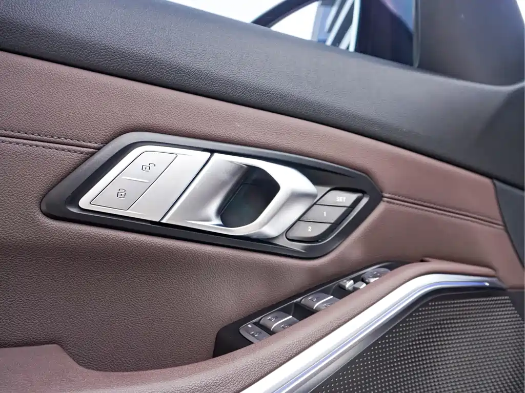 BMW 3 Series — миниатюра 11
