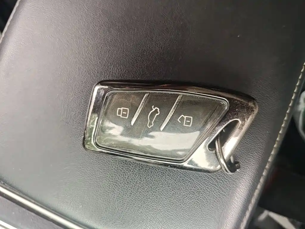 Roewe RX5 New Energy — миниатюра 17