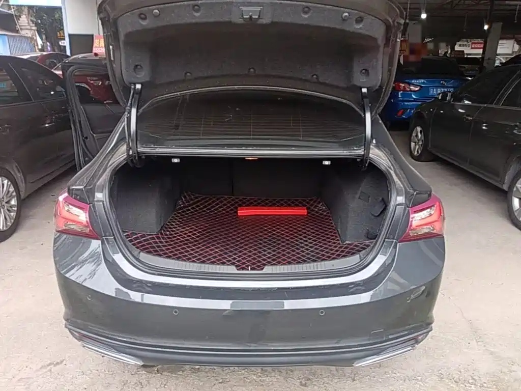 Chevrolet Malibu XL — миниатюра 19