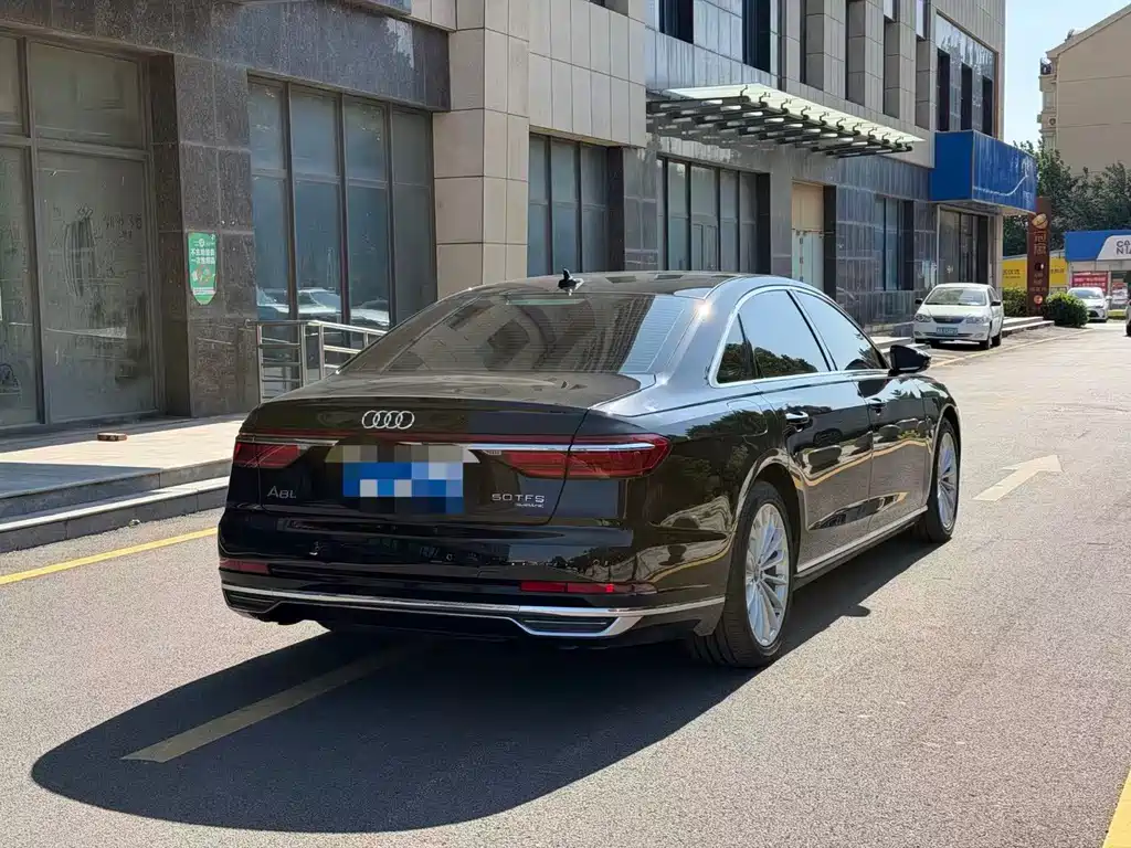 Audi A8 — миниатюра 6