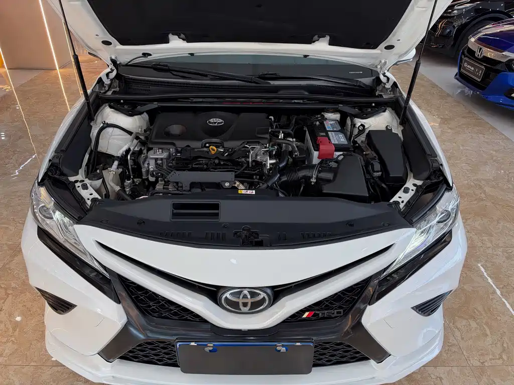 Toyota Camry — миниатюра 16