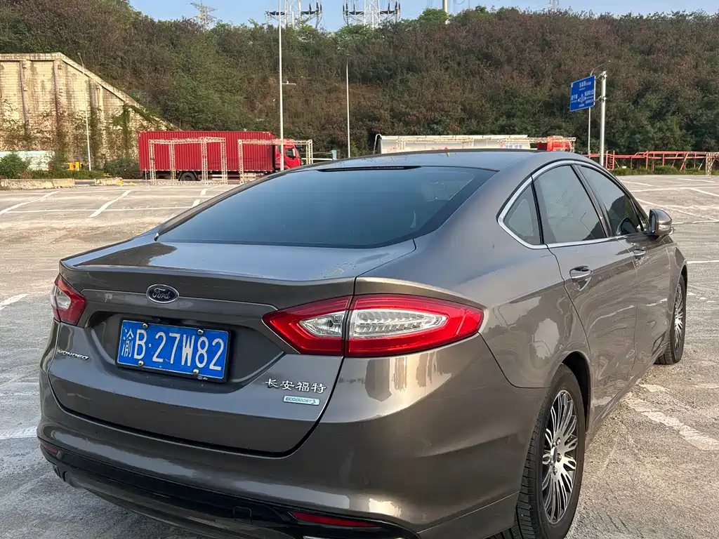 Ford Mondeo — миниатюра 9