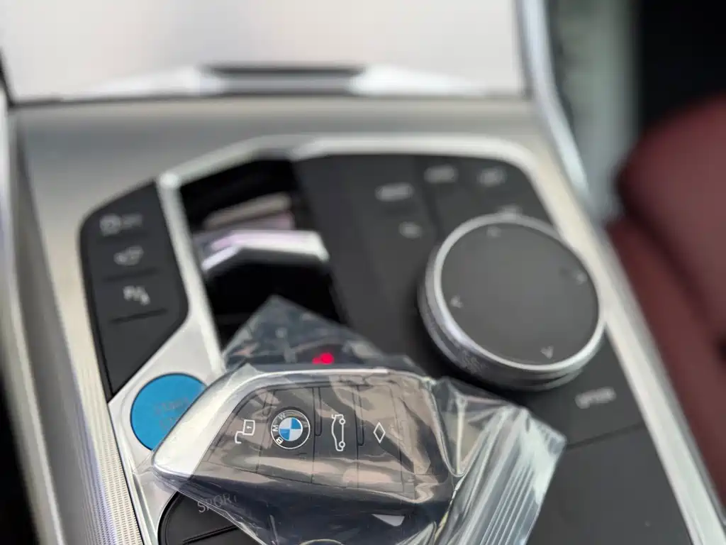 BMW i4 — миниатюра 22