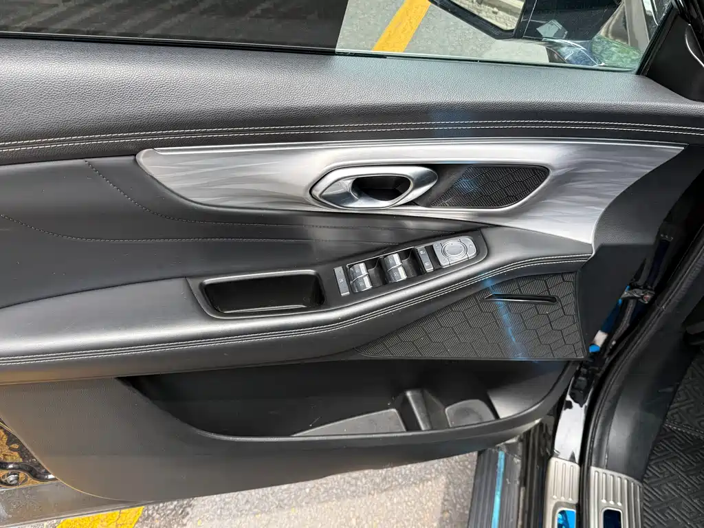 GAC GS8 2022 2.0TGDI Luxury Smart Connect （ мест）