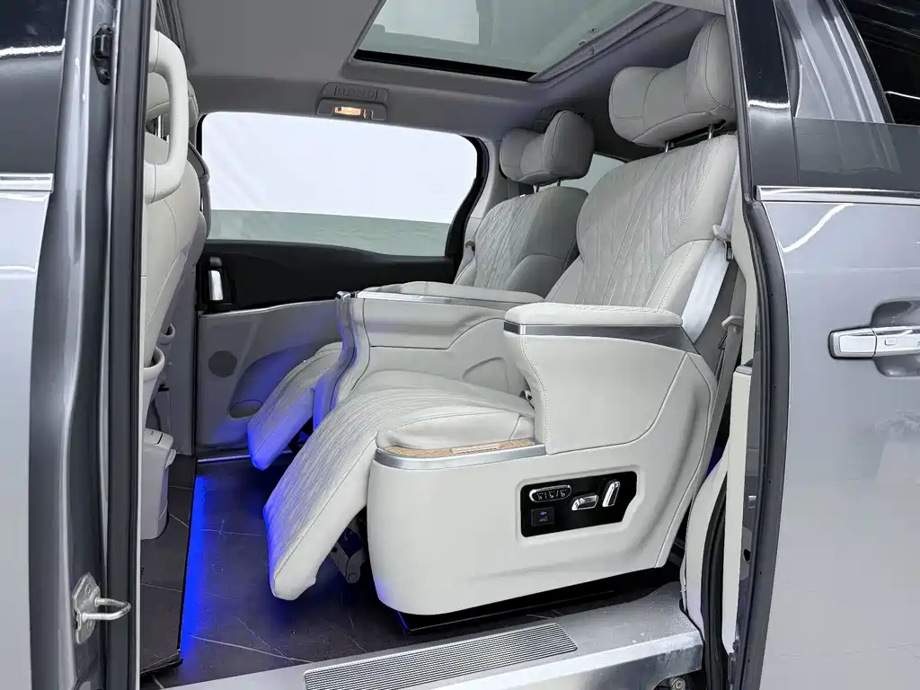 Buick GL8 — миниатюра 10