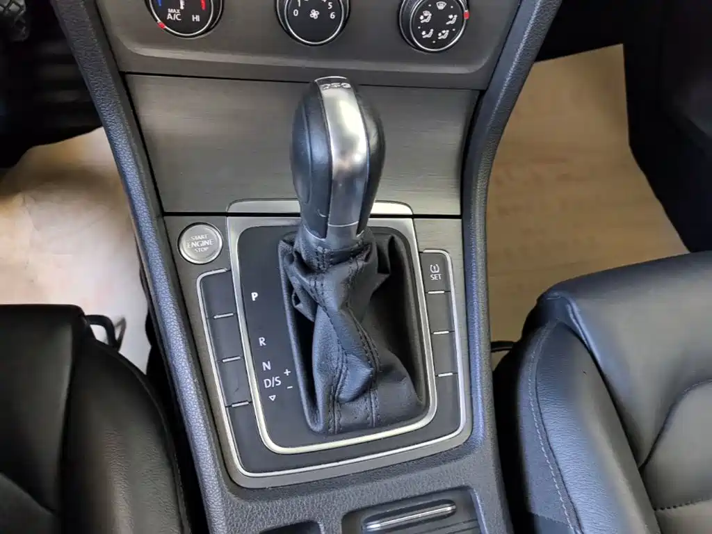 Volkswagen Golf — миниатюра 14