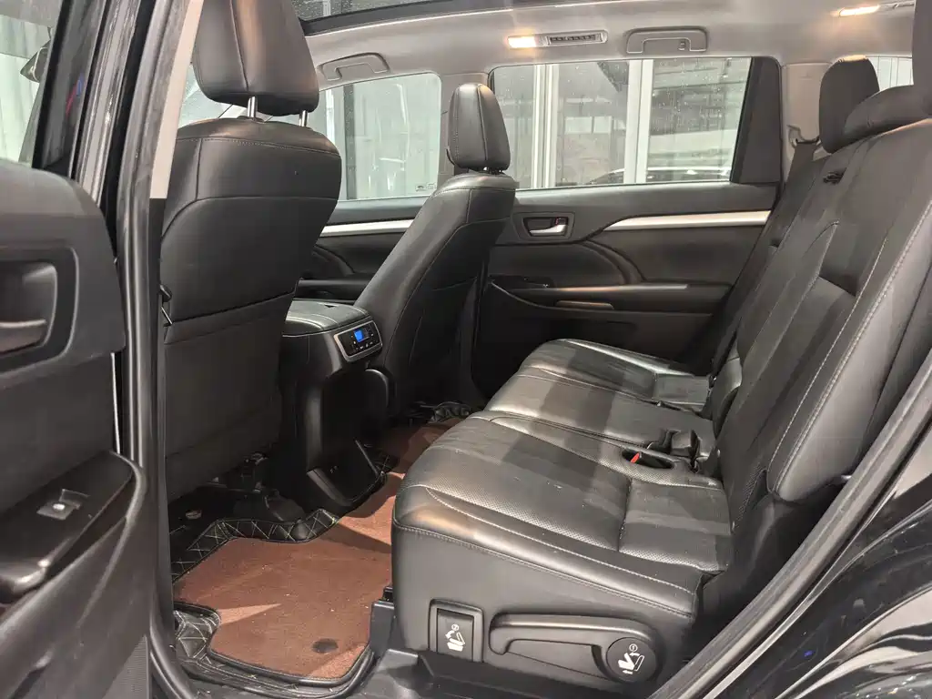 Toyota Highlander — миниатюра 5