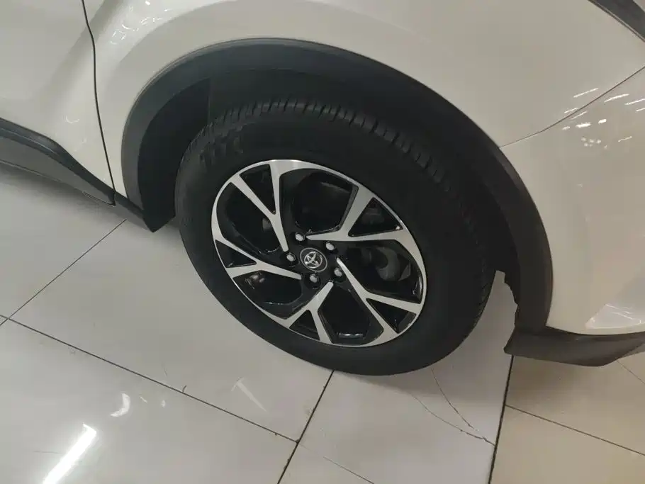 Toyota C-HR — миниатюра 6