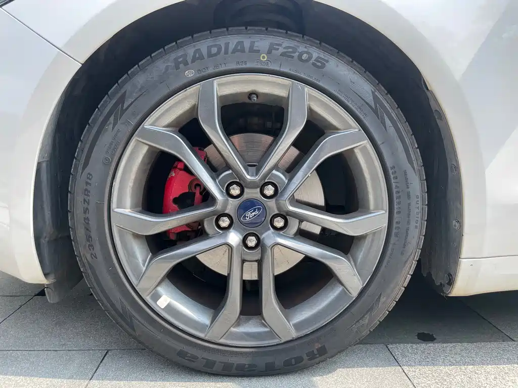 Ford Mondeo — миниатюра 10