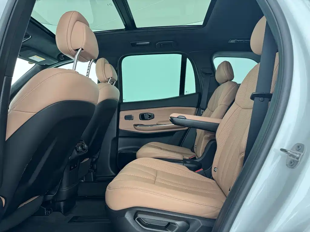 NIO ES8 2020 415KM мест