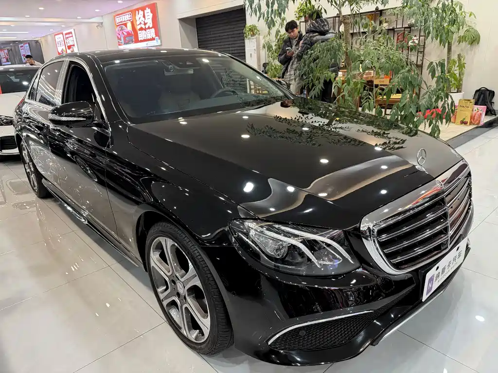 MERCEDES-BENZ E CLASS