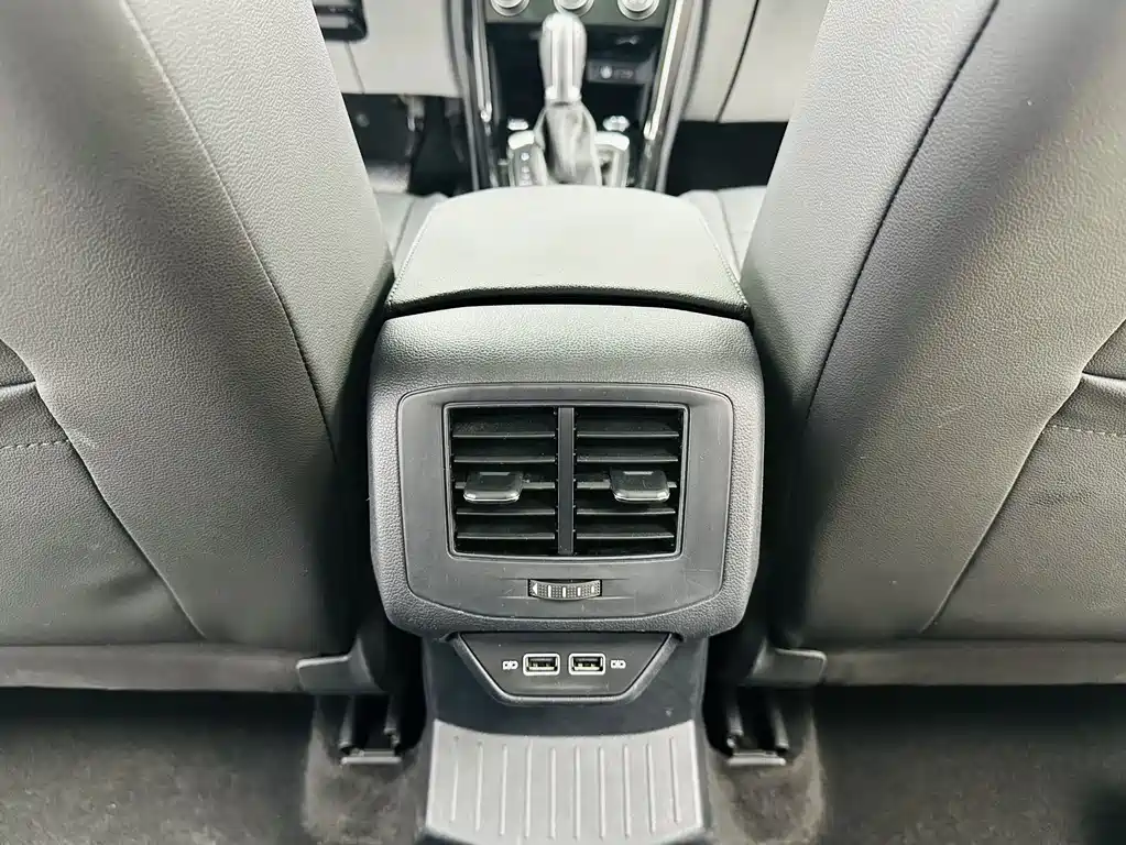 VOLKSWAGEN T ROC EXPLORING SONGS