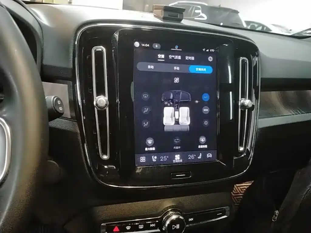 Volvo XC40 NEV — миниатюра 13