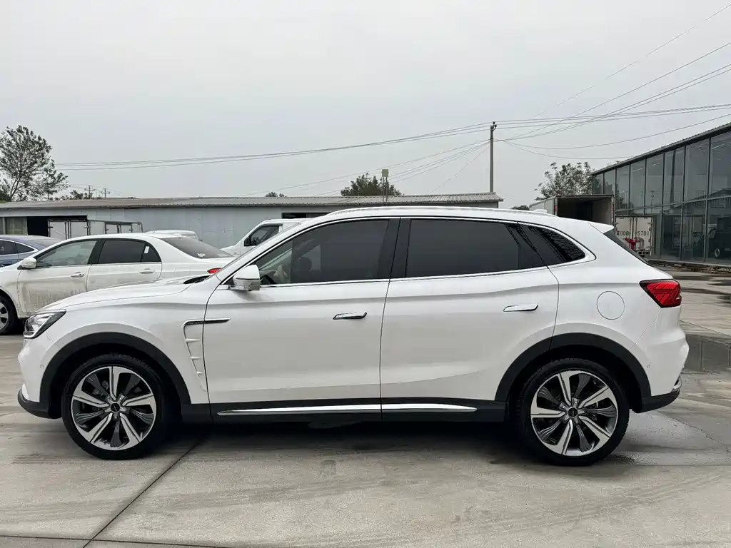 Roewe MARVEL X — миниатюра 5