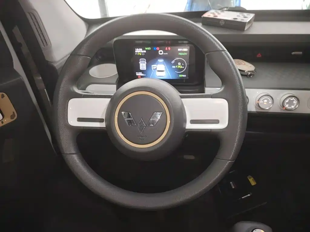 Wuling MINIEV — миниатюра 11