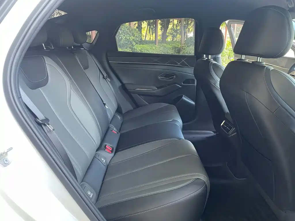 BYD Qin L — миниатюра 8