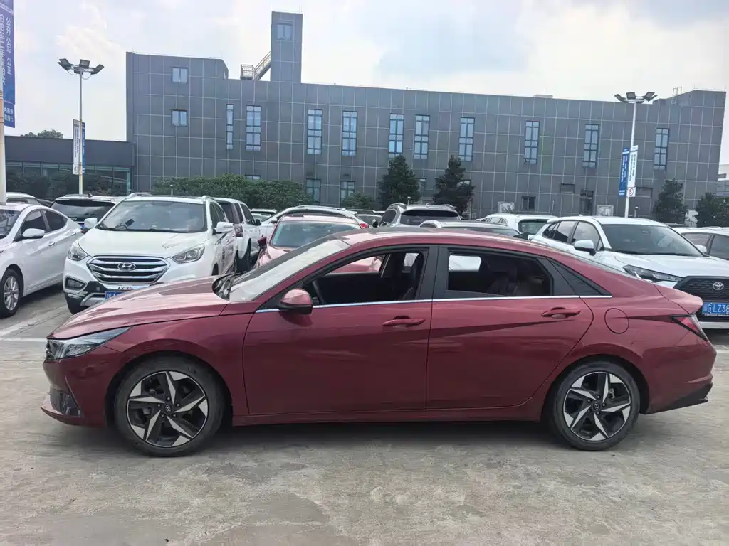 Hyundai Elantra — миниатюра 2