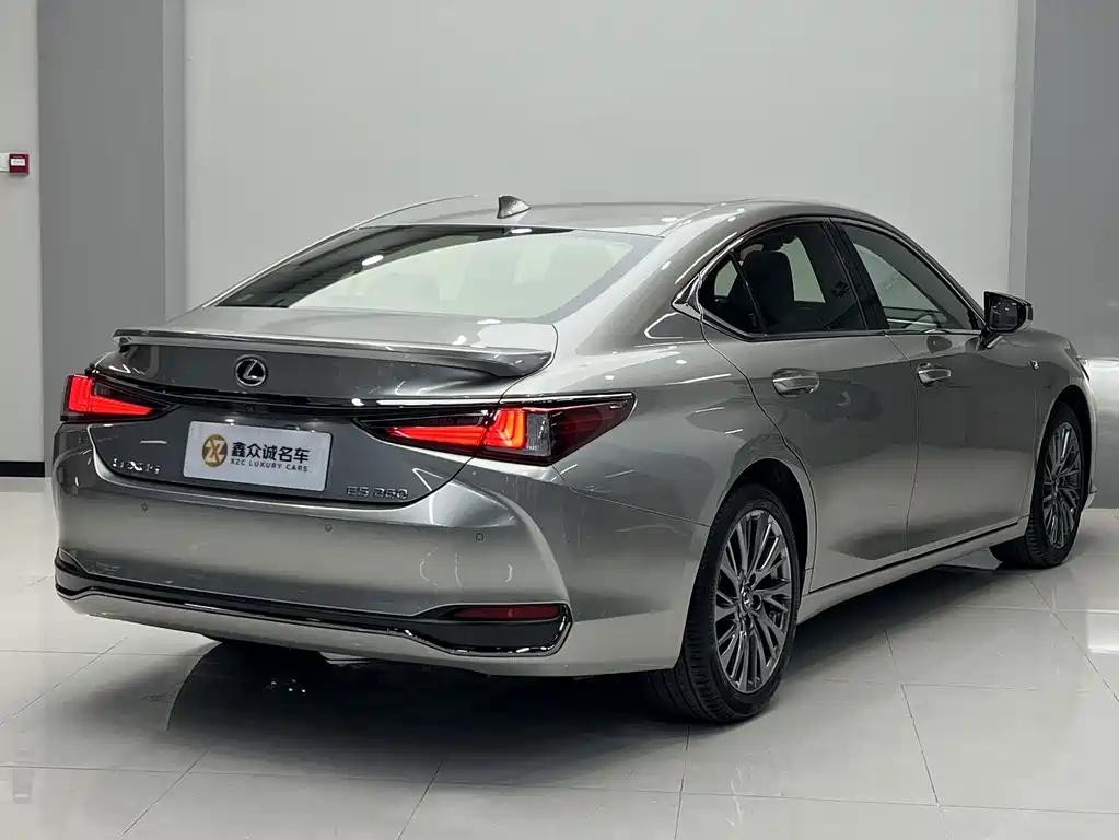 Lexus ES — миниатюра 17