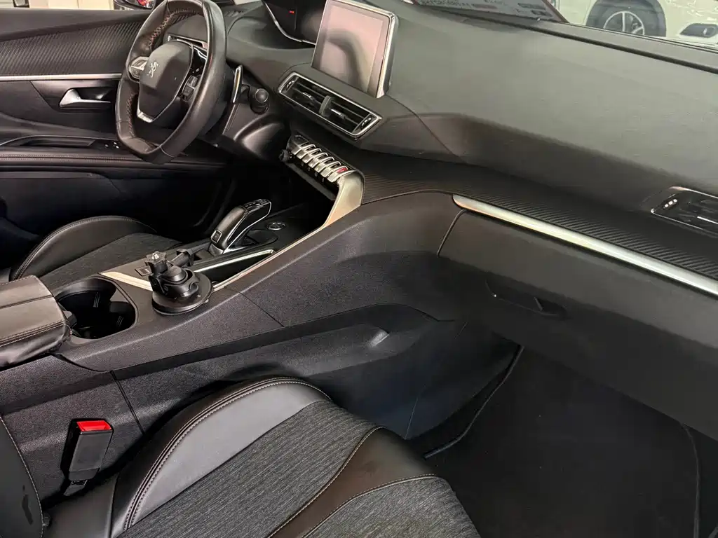 Peugeot 5008 — миниатюра 6