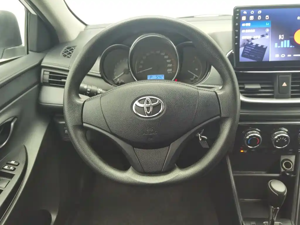 Toyota Yaris L — миниатюра 11