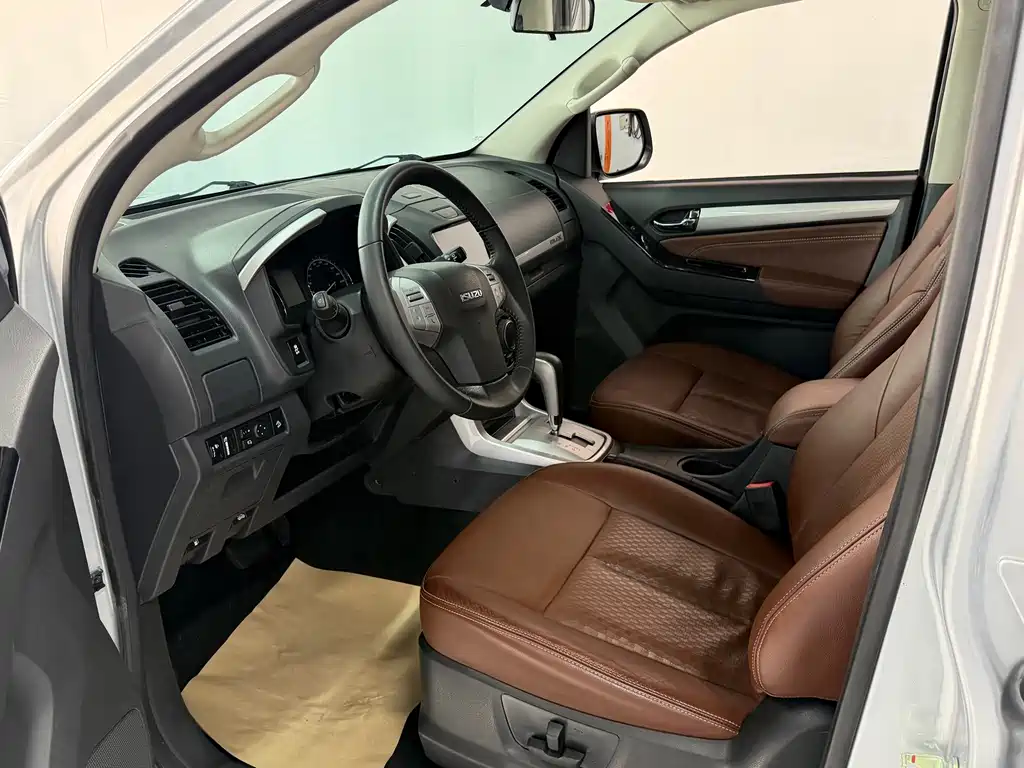 Isuzu MU-X — миниатюра 2