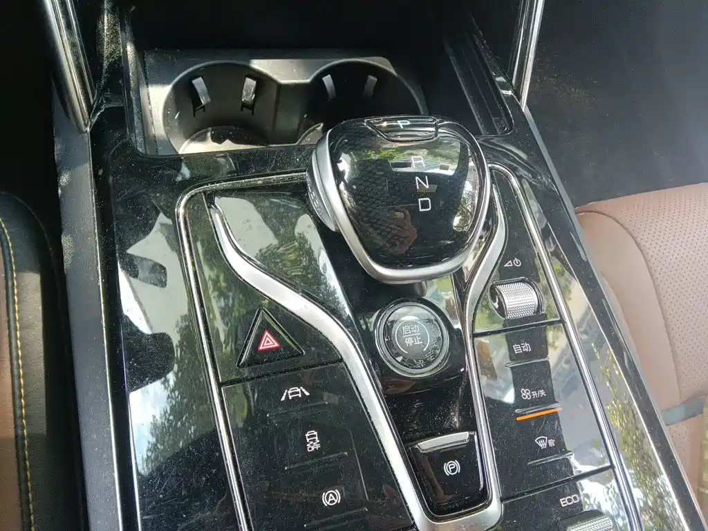 BYD Tang New Energy — миниатюра 15