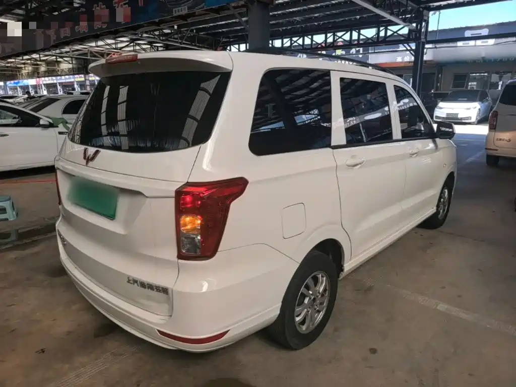 Wuling Hongguang — миниатюра 7
