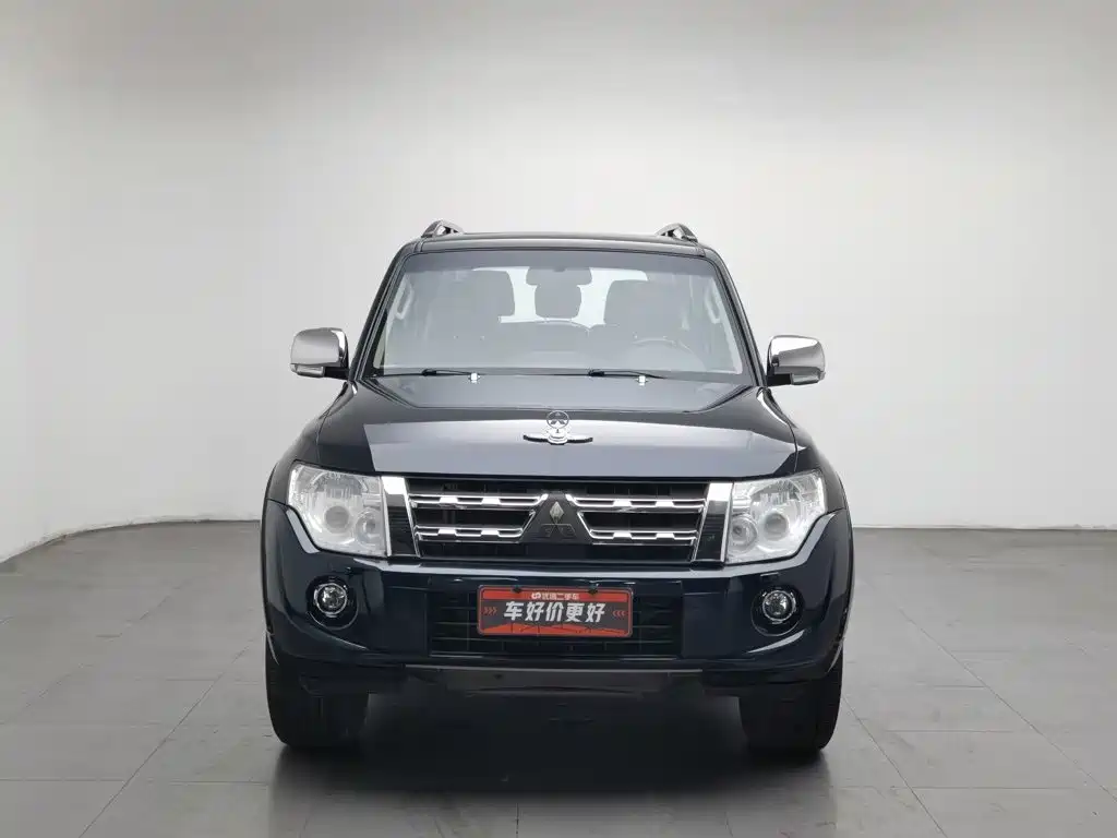 Mitsubishi Pajero (Import) — миниатюра 3