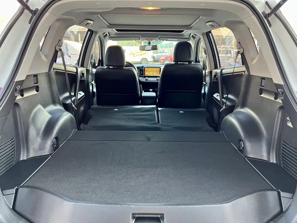 Toyota RAV4 — миниатюра 16