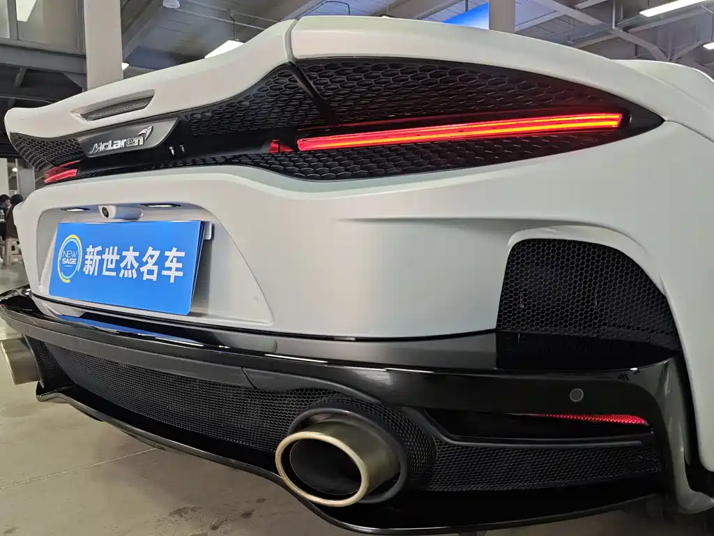 McLaren GT — миниатюра 6