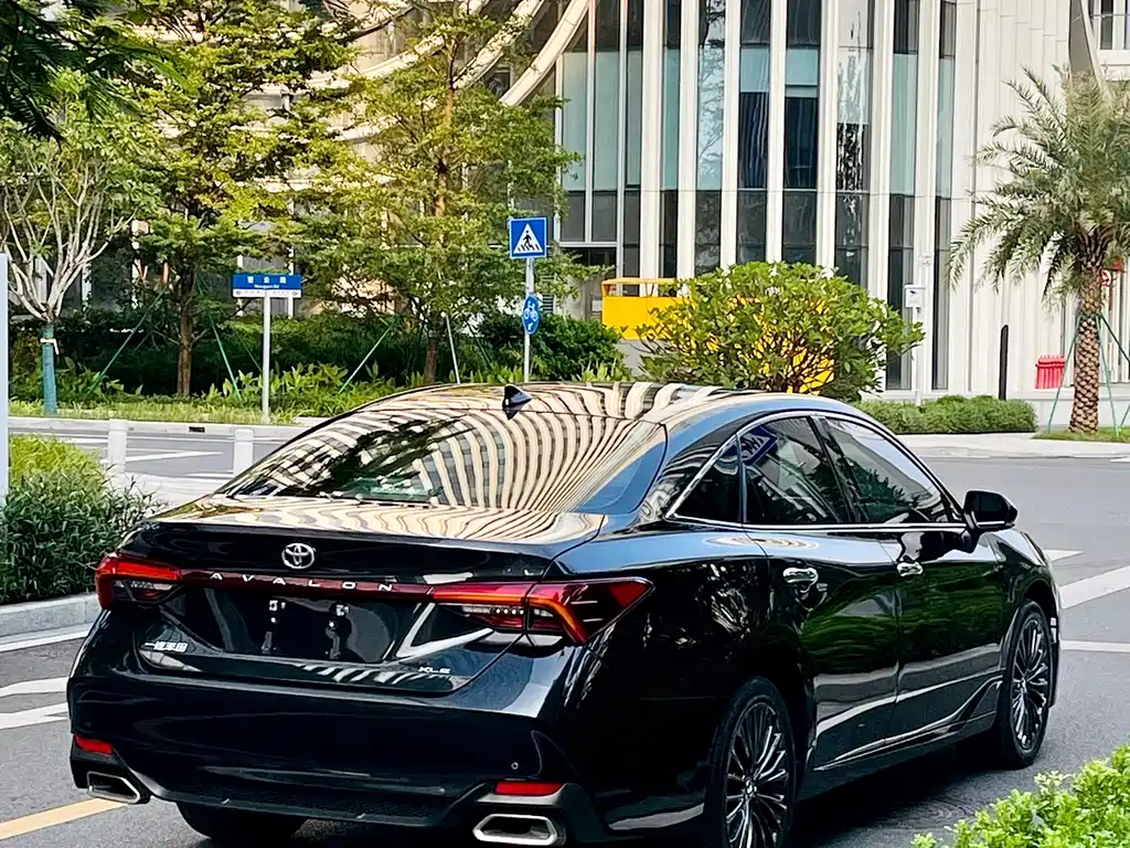 Toyota Avalon — миниатюра 2