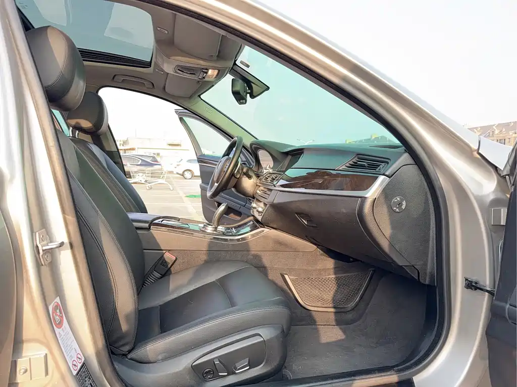 BMW 5 Series 2014 535Li Leading Type