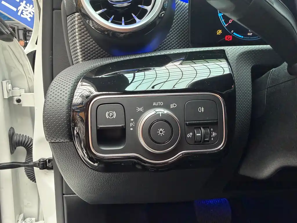 Mercedes-Benz A-Class — миниатюра 11